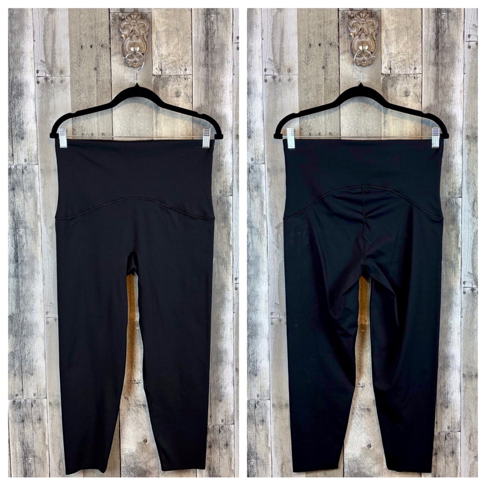 Spanx SpanxShape Booty Boost 7/8 Leggings in Very Black Size XL Regular Fit. - Picture 8 of 14